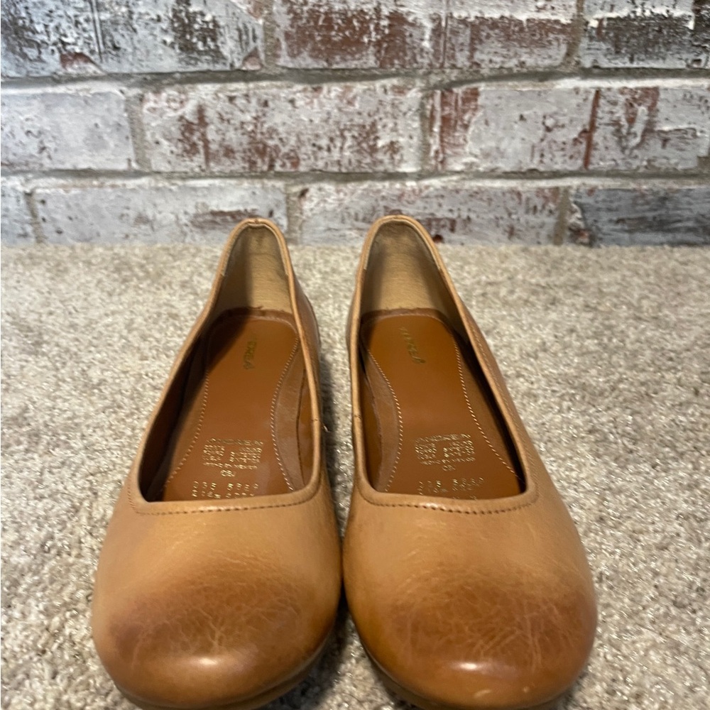 ANDREA FENZI Tan Leather Ballet Flats